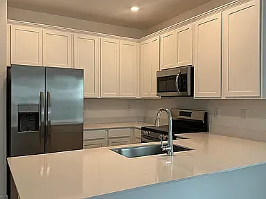 3 bed, 1820 sqft, $2,250 — Photo 3