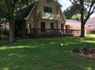 10075 W Shore Dr, Willis, TX 77318