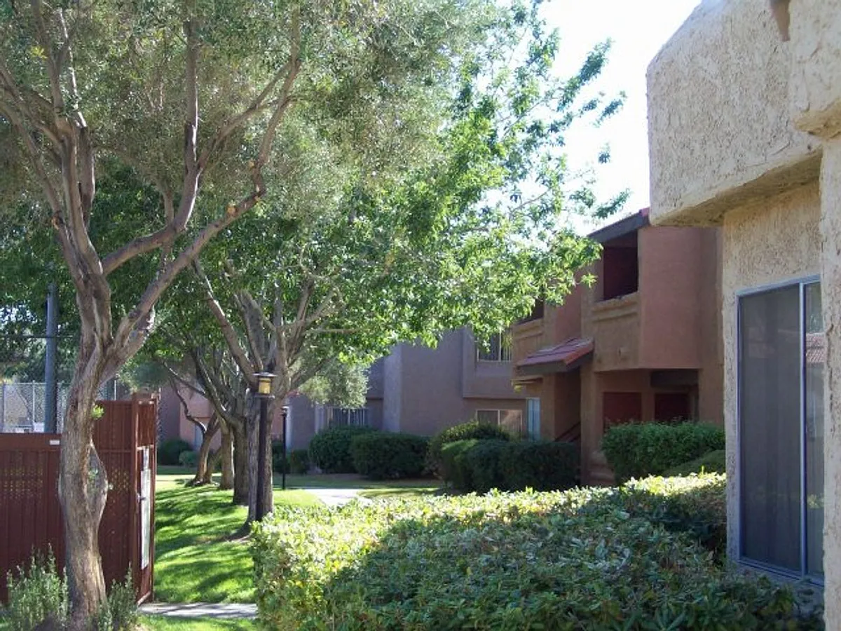 Building Photo - 1455 E Katie Ave #C28