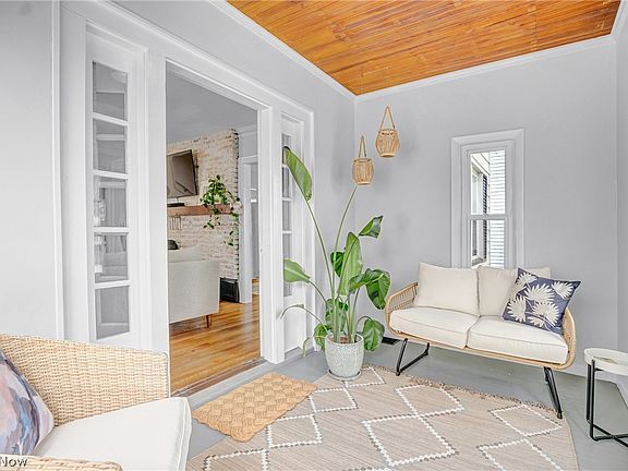 2nd image of 2126 Belle Ave