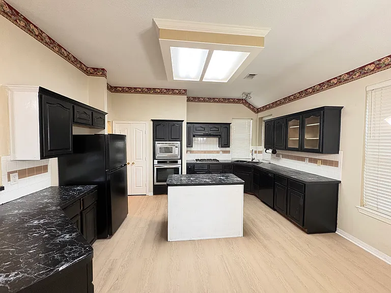 8713 Watersway Dr — Photo 3