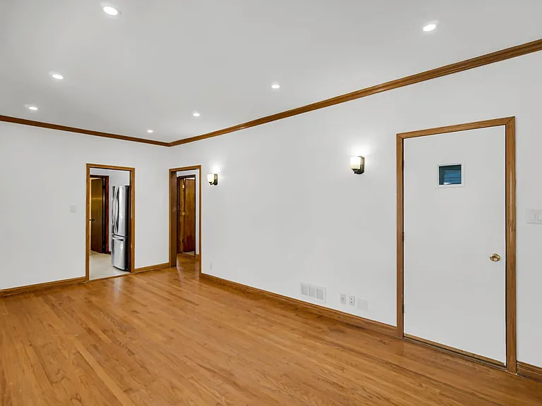6949 Alabama Ave — Photo 5