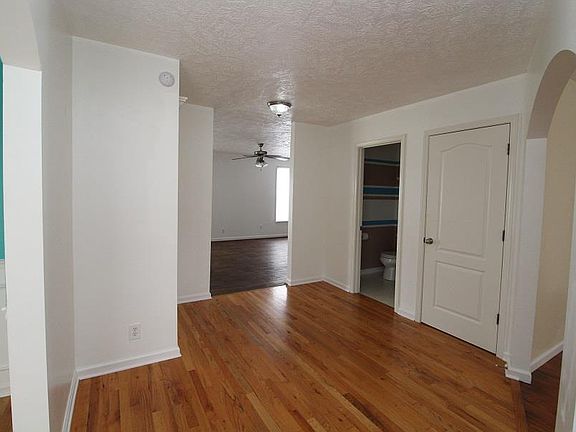 3rd image of 3705 Bluefield Ct