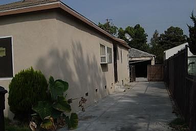 2nd image of 4005 Josephine St