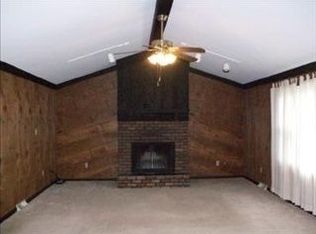 610 Oxbow Rd, Valparaiso, IN 46385