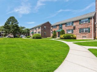 1057 Fenwood Dr APT 3, Valley Stream, NY 11580