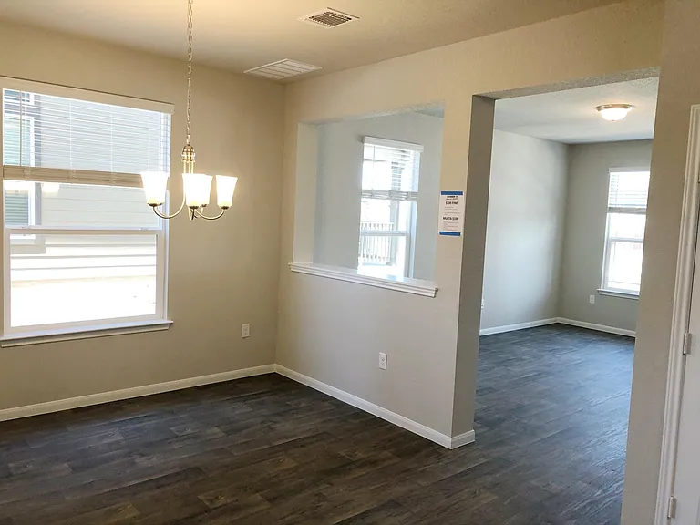 10502 Fulton Ave — Photo 6