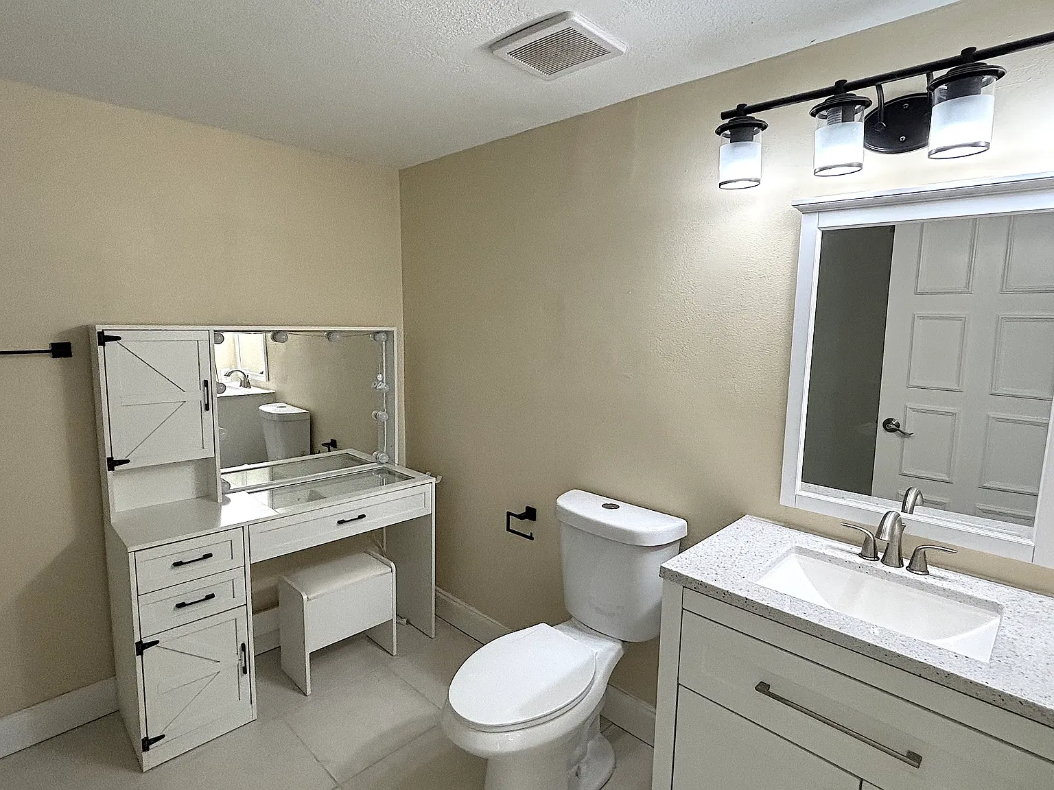 2 bed, 1700 sqft, $2,195 — Photo 3