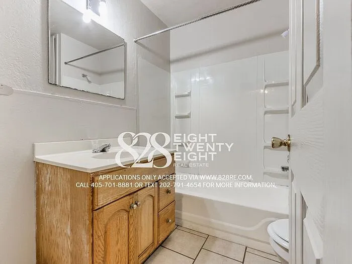 320 Castro St — Photo 12
