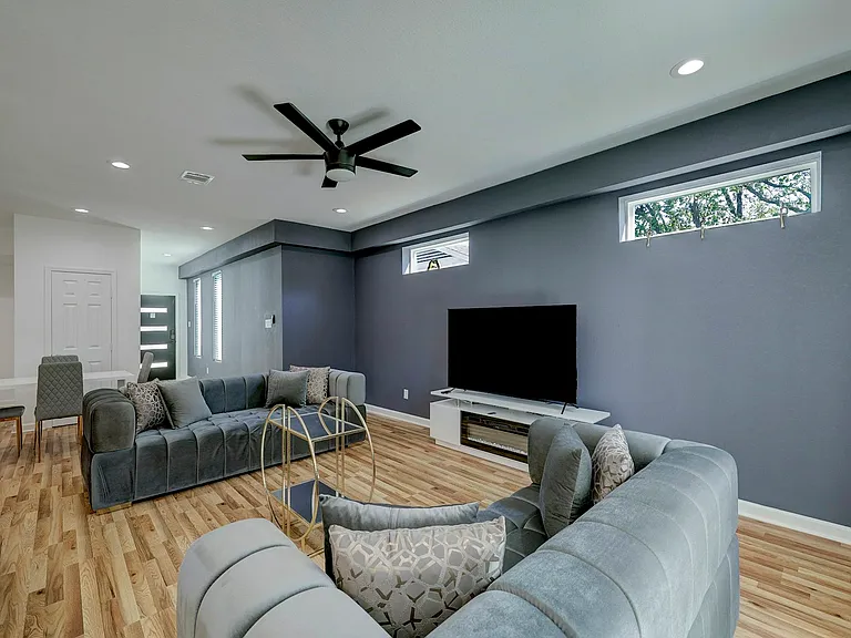 5126 Lyndhurst Dr #B — Photo 8