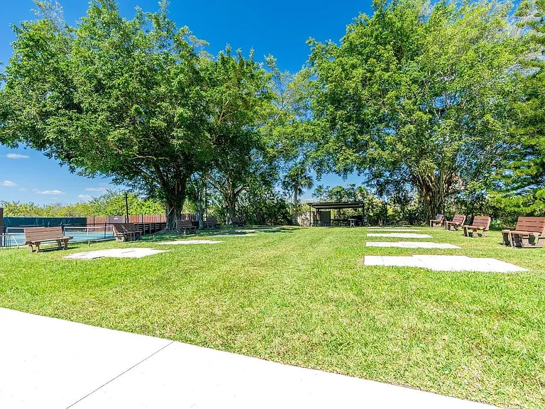 361 SW South River Dr #101 — Photo 30