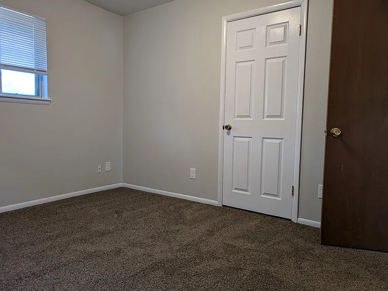 728 SW 4th Pl — Photo 9