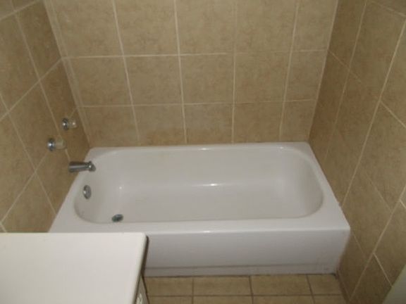 4th image of 410 S Henrietta Ave