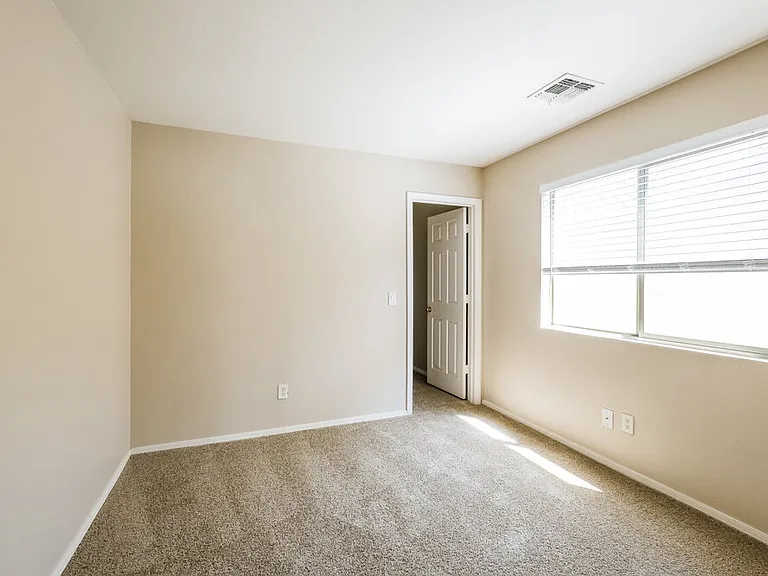 4310 N 124th Ave — Photo 14