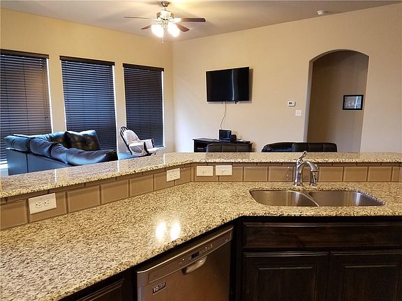 5th image of 918 Mockingbird Ln