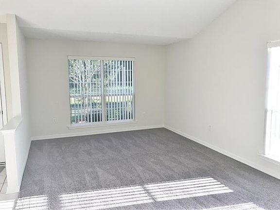 4th image of 270 Lenwood Dr