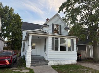 98 W 17th St, Holland, MI 49423