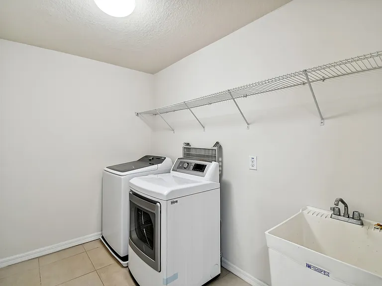 11027 Tahiti Isle Ln — Photo 13
