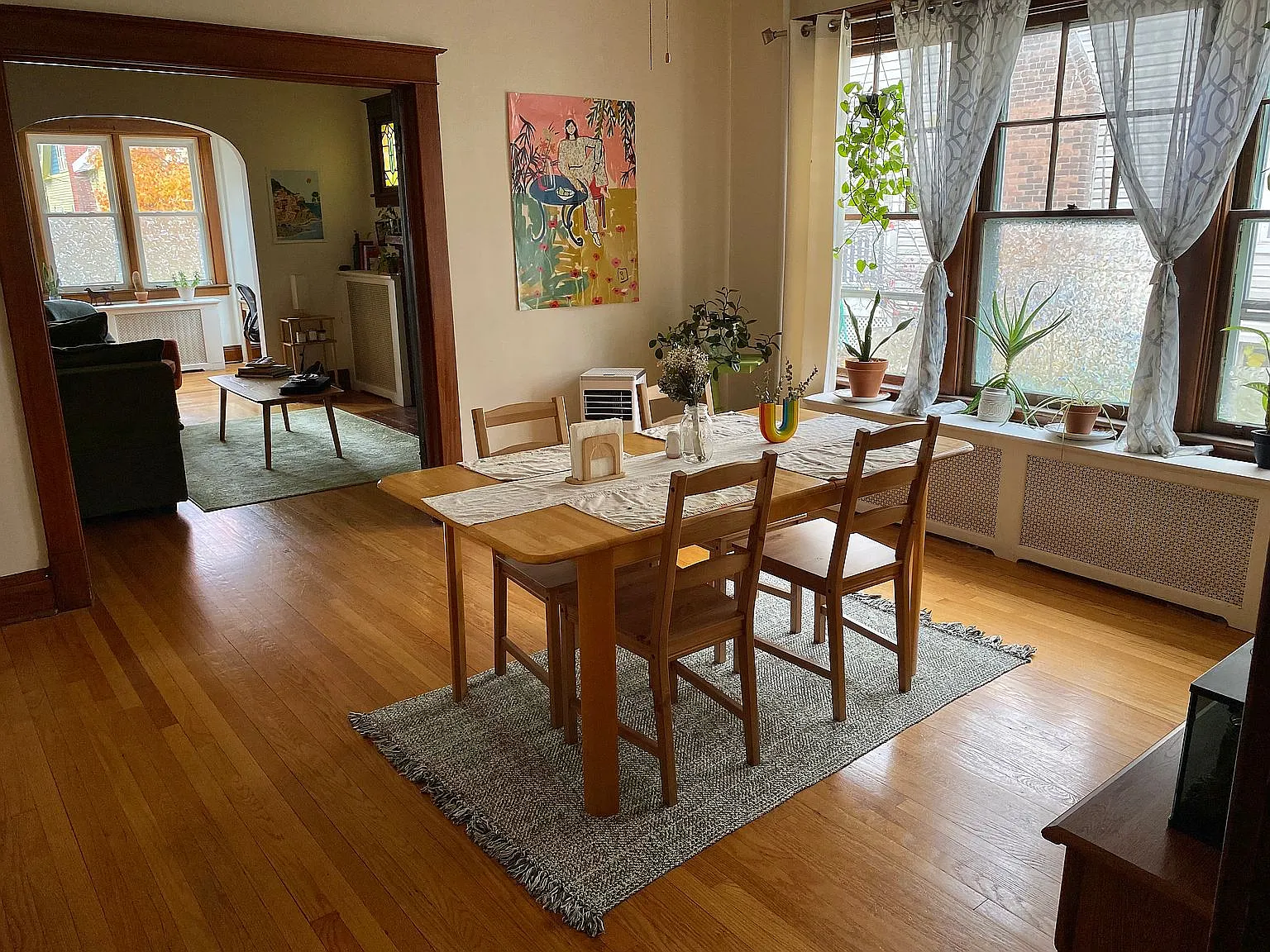 3 bed, 1100 sqft, $1,800 — Photo 4