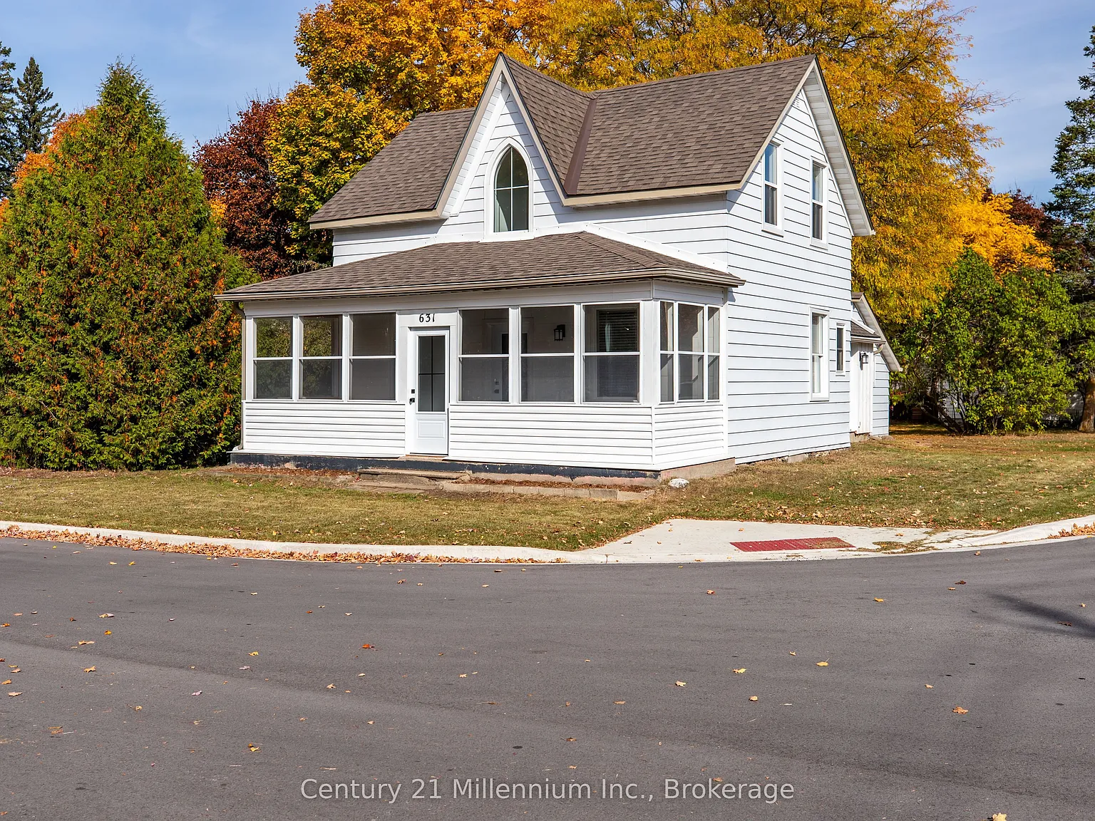 3 bed, $3,000 — Photo 2