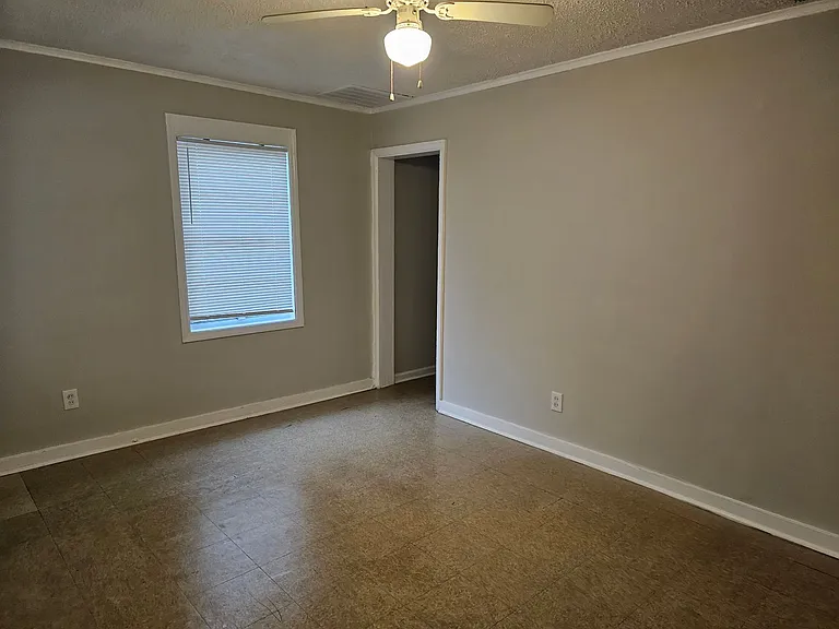 2318 Alabama Ave — Photo 13