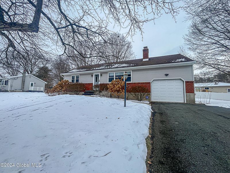 4th image of 1725 Richwood Drive