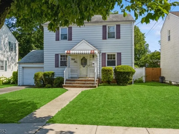 55 Fernwood Ct, Clifton City, NJ 07011