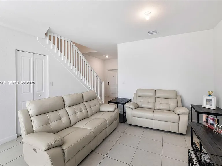 29254 SW 163rd Ct #29254 — Photo 5