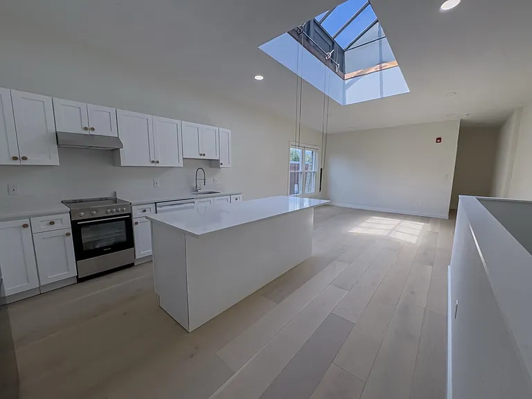 536 N 19th St #3 — Photo 1