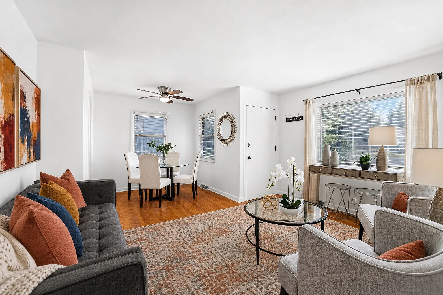 3412 S Elm St — Photo 3