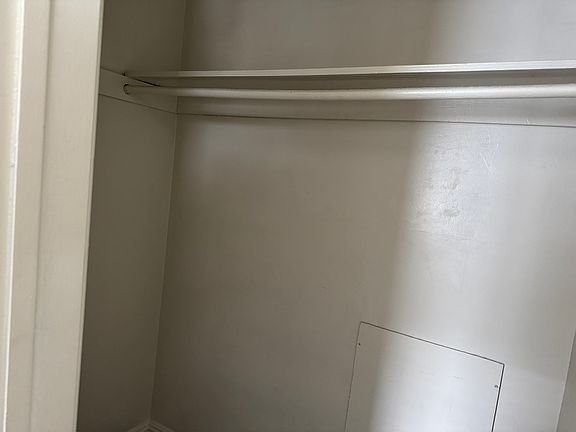 4th image of 223 Palmetto Dr APT B
