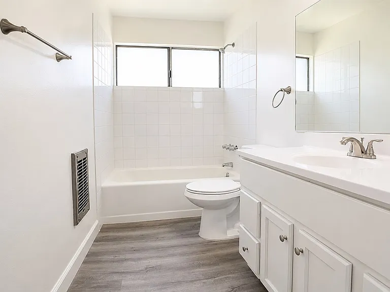 18100 Roscoe Blvd Northridge, CA 91325 — Photo 53