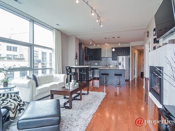 Kitchen / Living Room