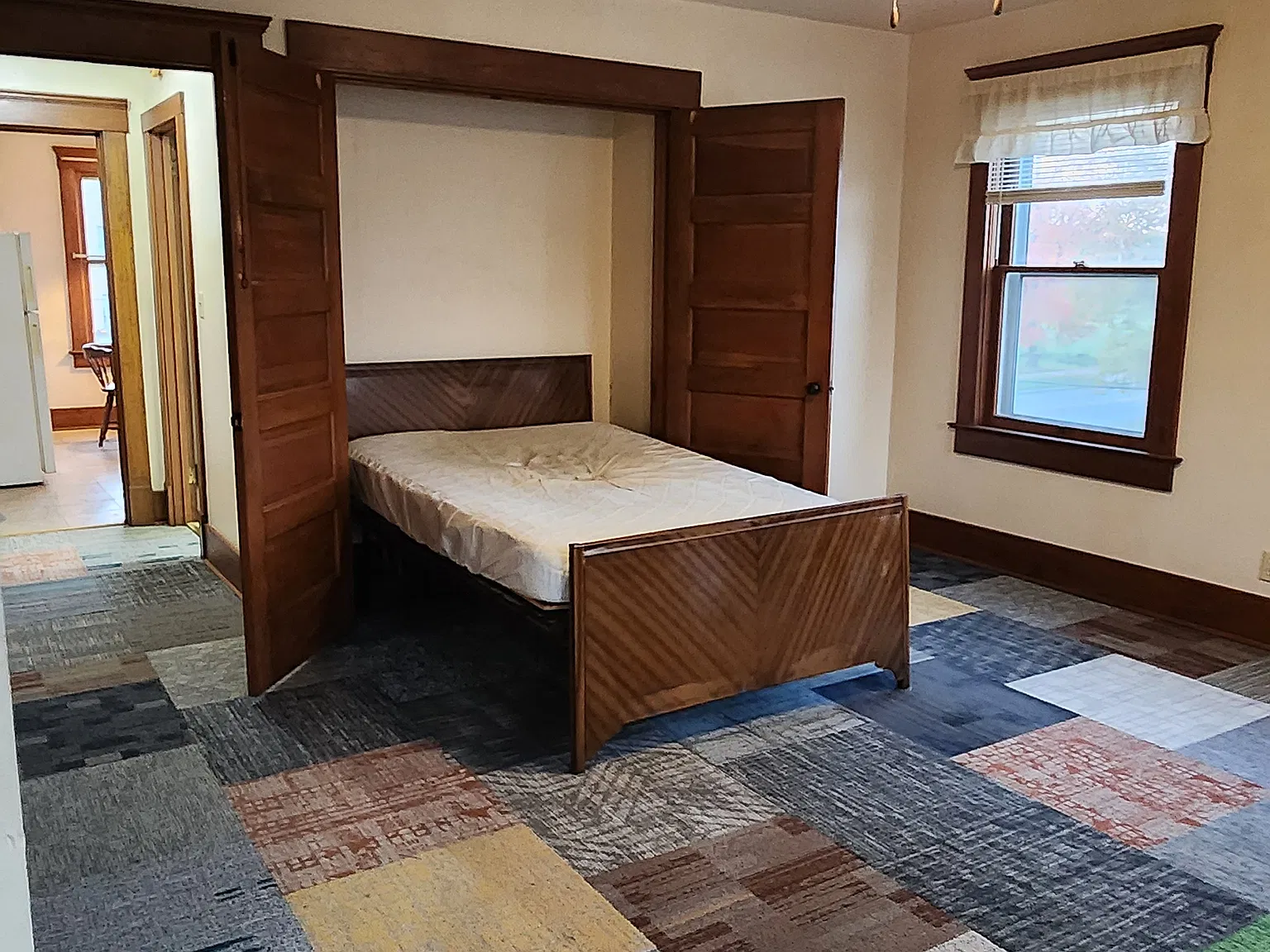 Studio, $700 — Photo 2