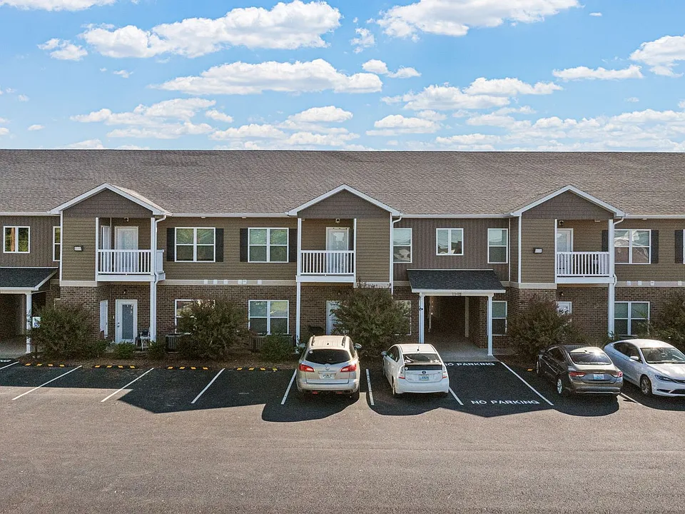 1592 Collegeview