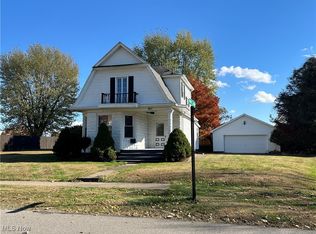 905 W 4th St, Williamstown, WV 26187