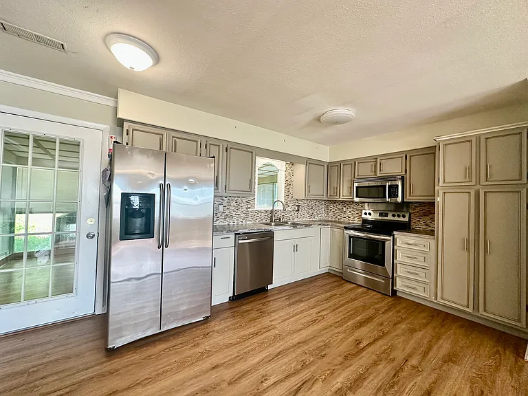 2900 14th Ave — Photo 5