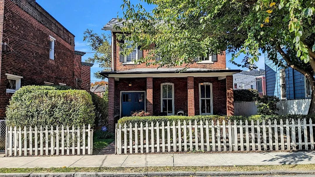 248 Spahr St photo 1