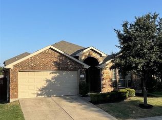 2029 Carriage Rd, Heartland, TX 75126