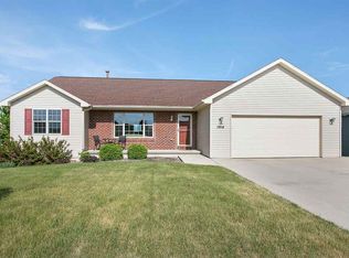 1914 Golden Bell Dr, Green Bay, WI 54313