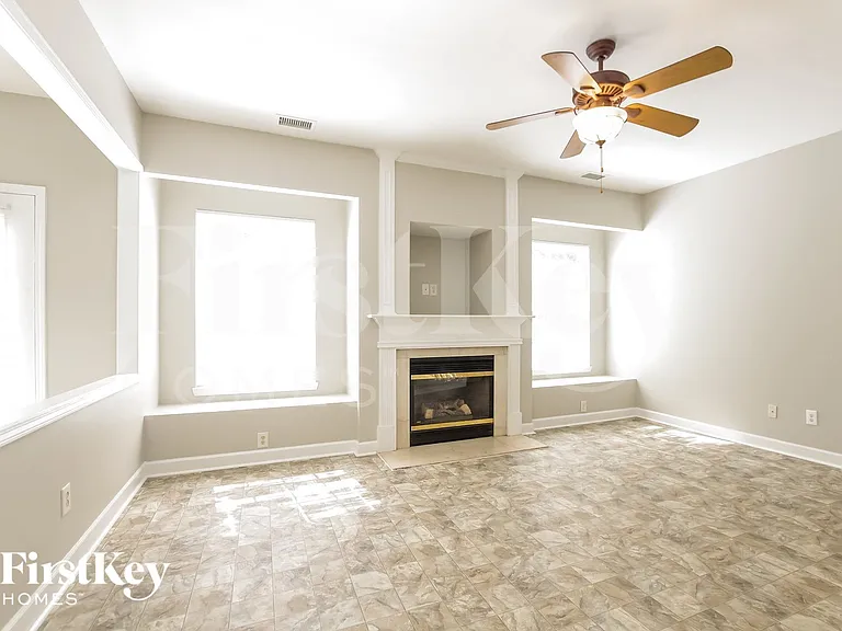 1008 Sandbox Cir — Photo 2