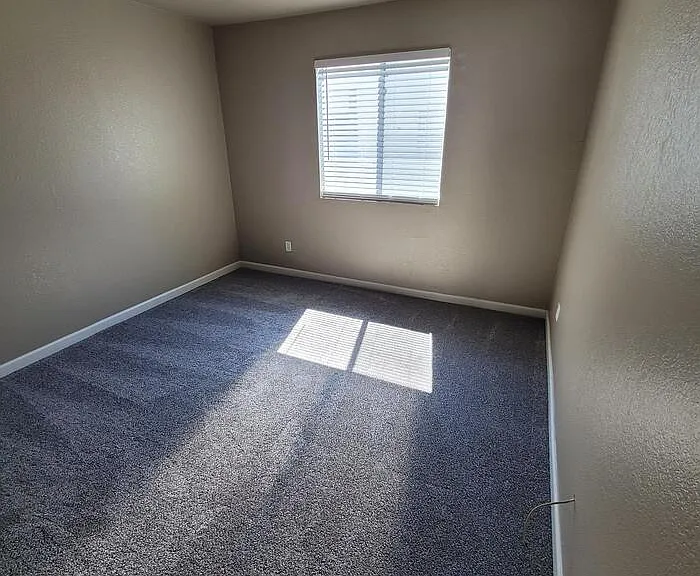 740 W Elm St #251 — Photo 16