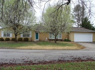 204 Circle Dr, Herrin, IL 62948