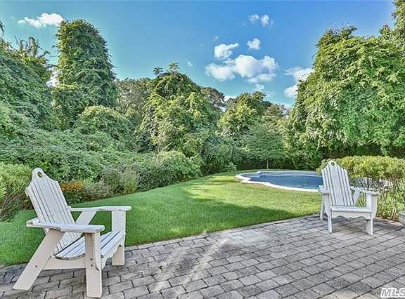 3rd image of 8 Esplanade Dr