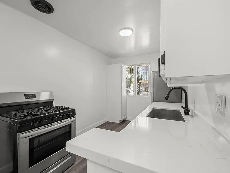 3933 Nicolet Ave #4 — Photo 5