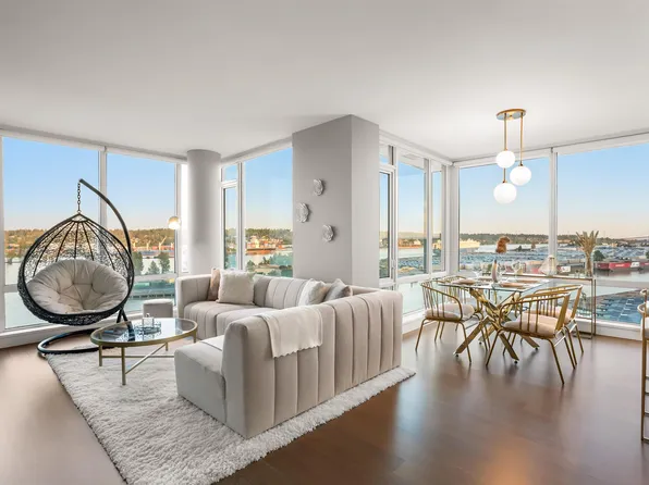 210 Salter St #1208, New Westminster, BC V3M 0J9