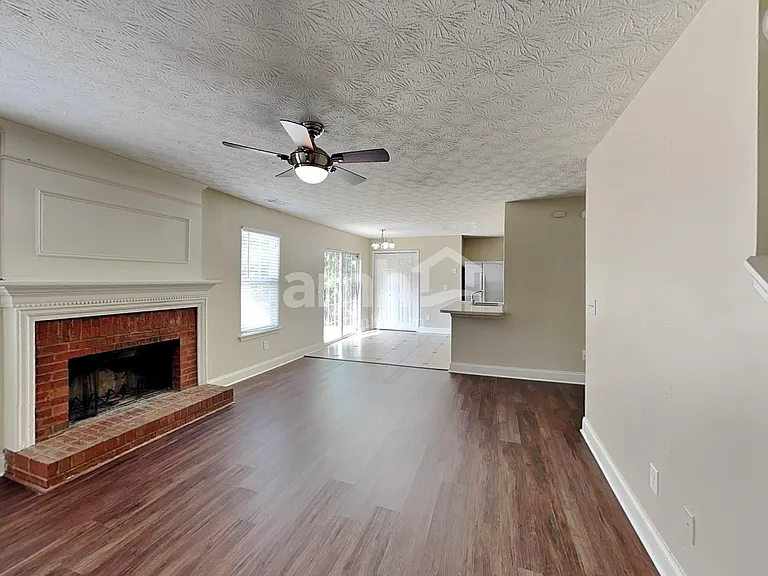 1728 Silverchase Dr SW — Photo 7