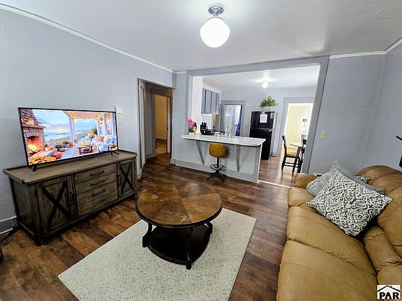 4th image of 517 Hayes Ave