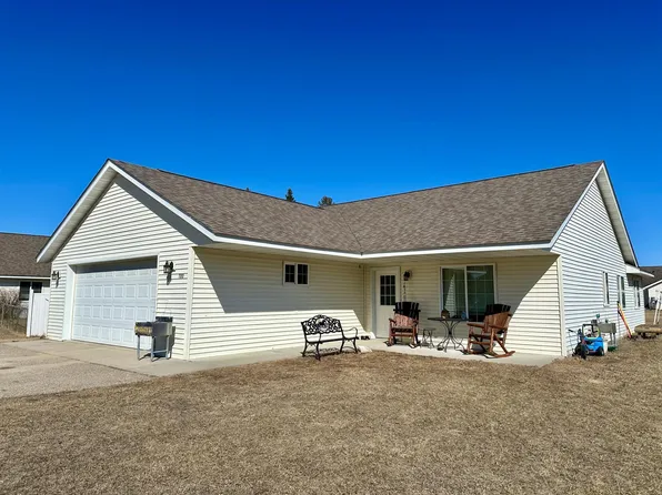 722 Cedar Ave SE, Menahga, MN 56464