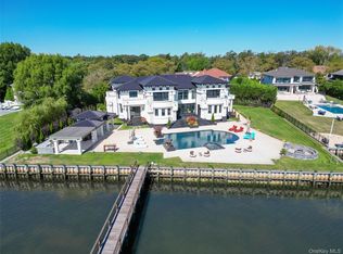 190 Curtis Rd, Woodmere, NY 11598